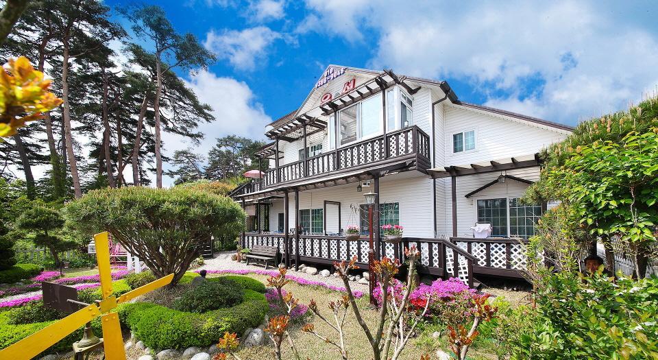 Gyeongpo Woosung Pension Каннин Екстер'єр фото